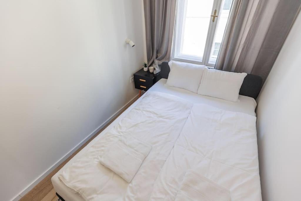 Chic 2 Bedrooms Apartment *
