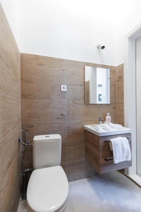 Chic 2 Bedrooms Budapest
